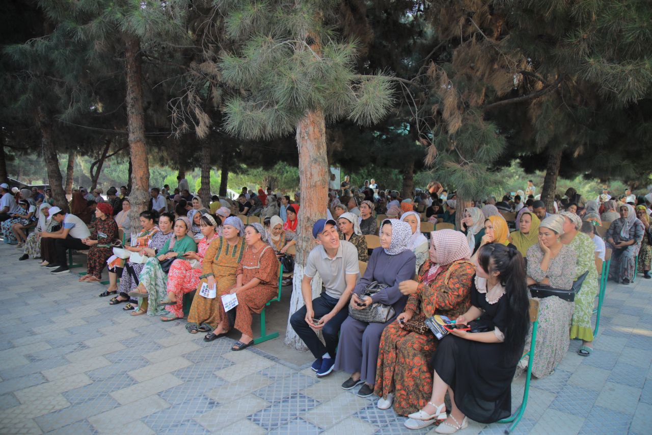 Oliy taʼlim muassasalariga kirish test sinovlari koʻtarinki ruhda davom etmoqda