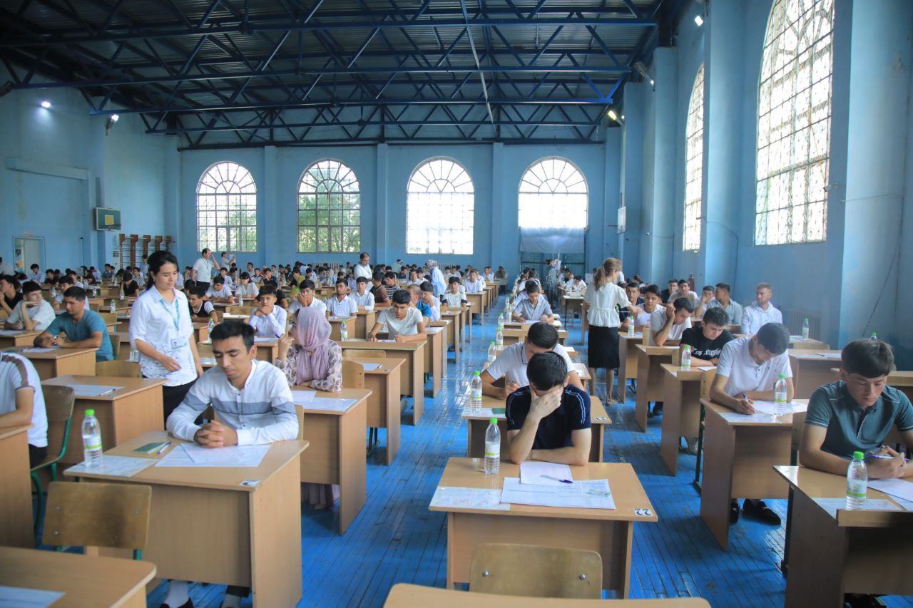 Oliy taʼlim muassasalariga kirish test sinovlari koʻtarinki ruhda davom etmoqda