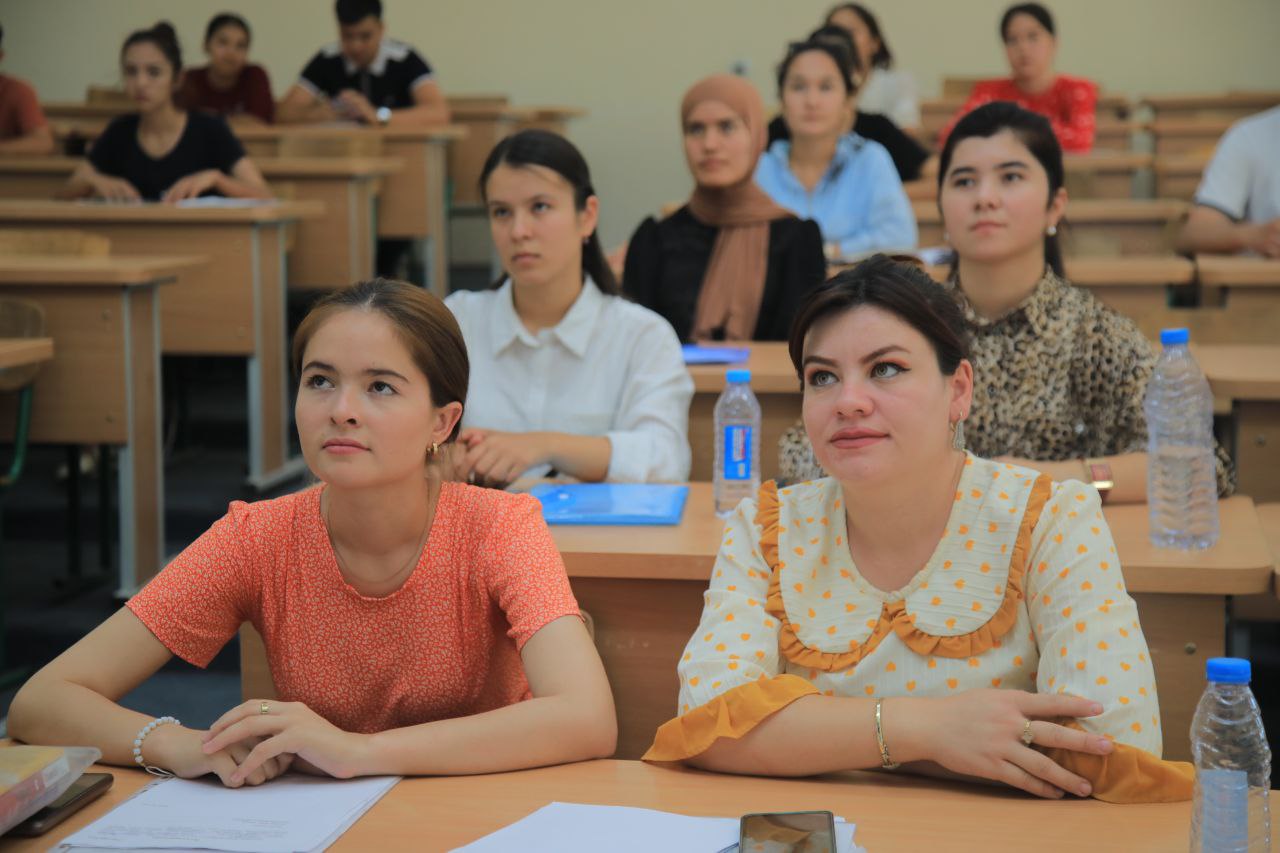 "Dolzarb 90 kunlik": Talabalar uchun “Ibrat” filmi namoyish etildi