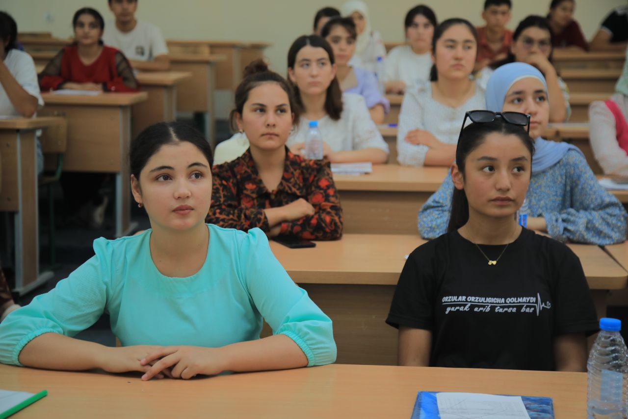 "Dolzarb 90 kunlik": Talabalar uchun “Ibrat” filmi namoyish etildi