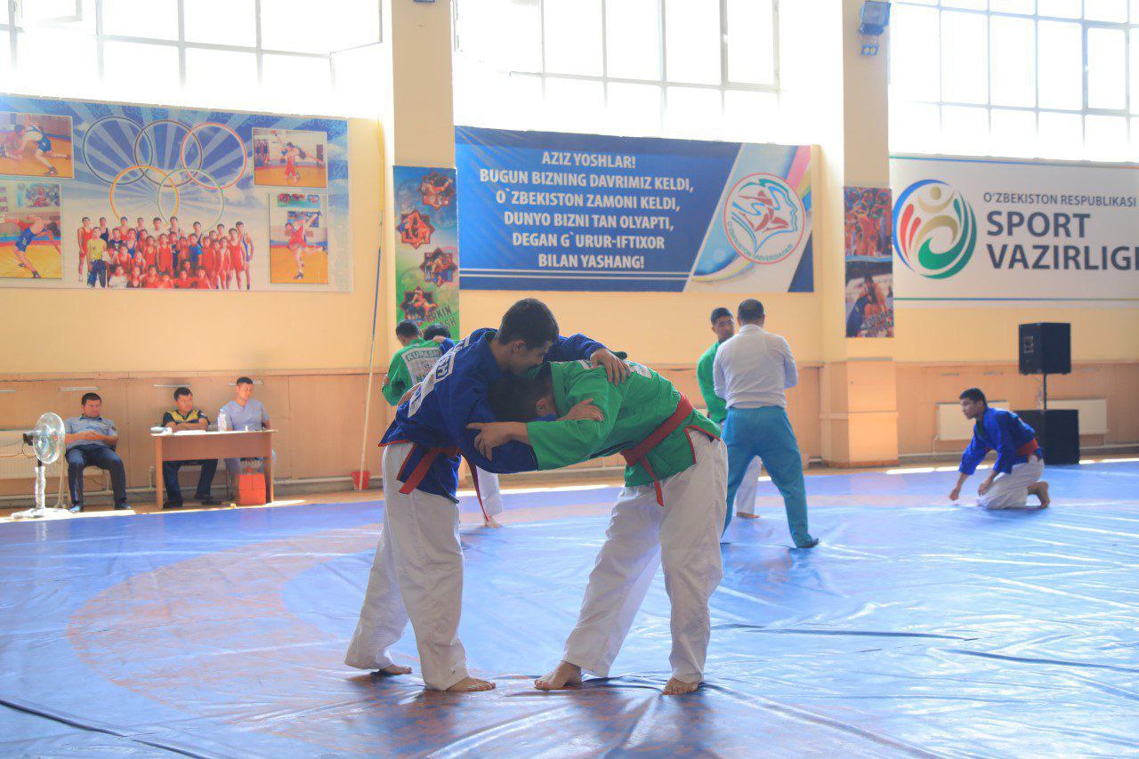 “Dolzarb 90 kunlik” doirasida “Kurash” to‘garagining navbatdagi mashg‘uloti oʻtkazildi