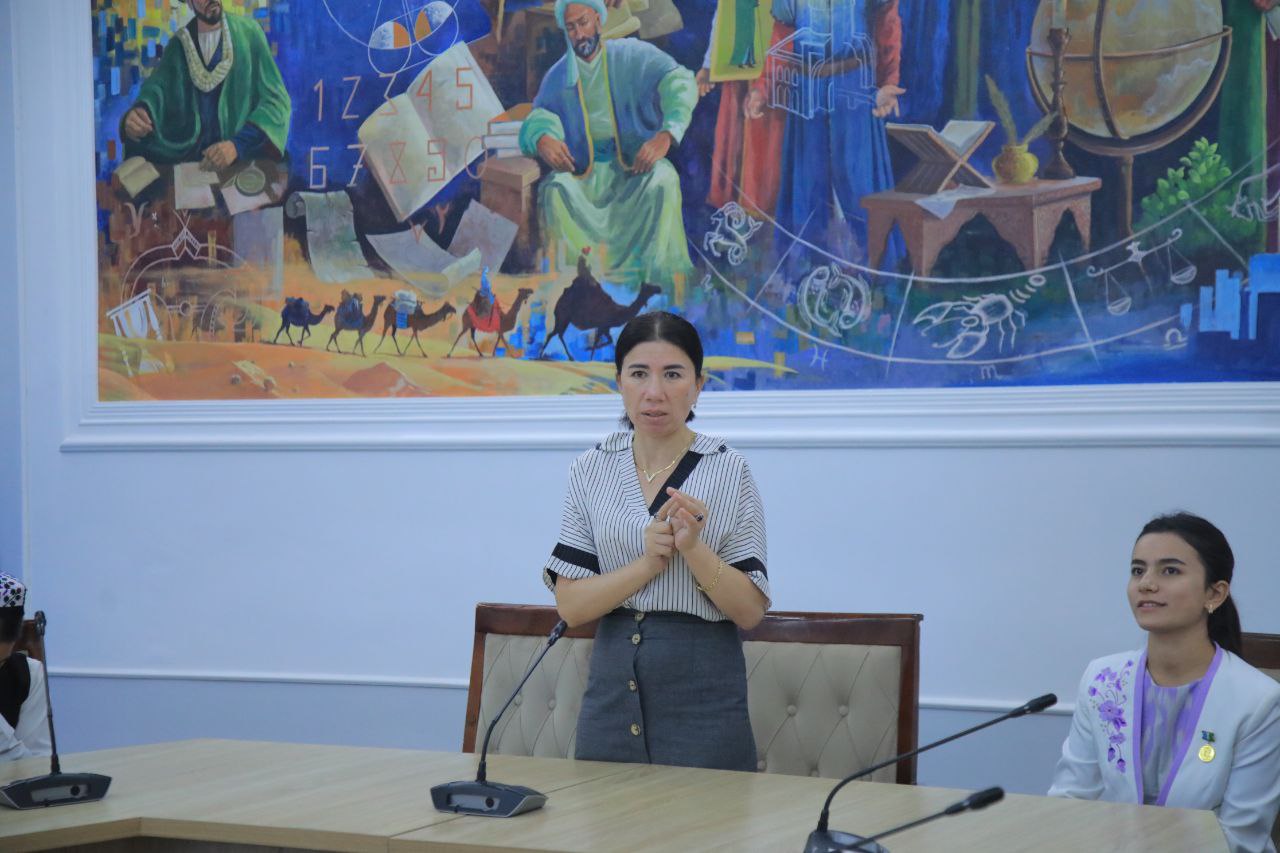 IQTIDORLI QIZLAR — BIR DAVRADA