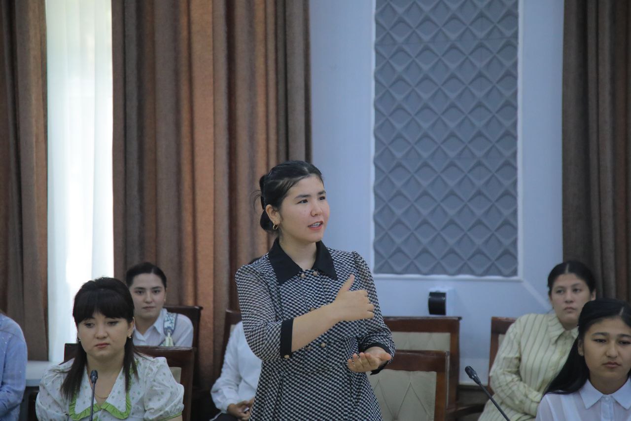 IQTIDORLI QIZLAR — BIR DAVRADA