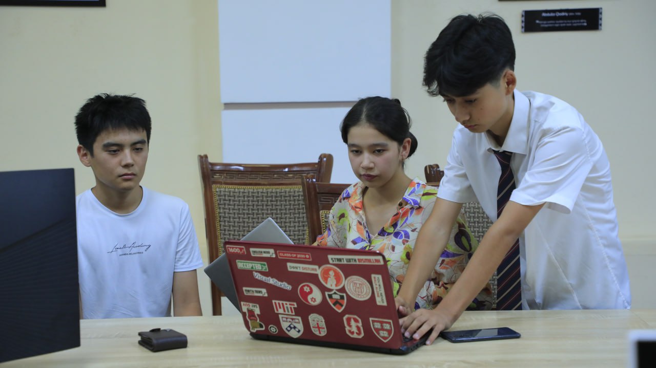 Maktab o'quvchilari o'rtasida ilmiy innovatsion loyihalar tanlovi o'tkazildi.