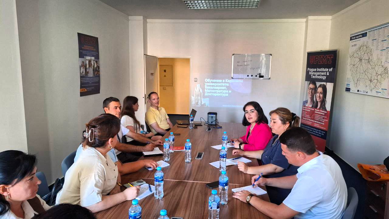 Chexiya Tabiiy fanlar universiteti rektoridan NamDPI professor-o‘qituvchilari uchun mahorat darsi