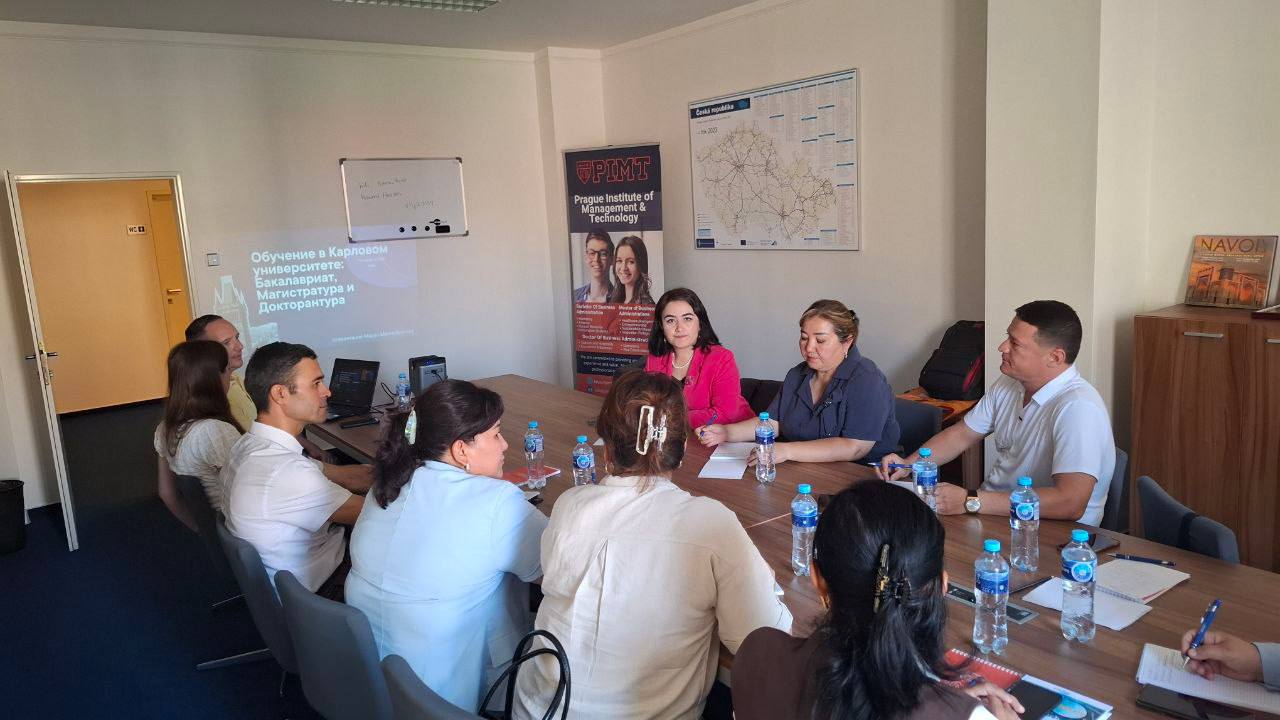 Chexiya Tabiiy fanlar universiteti rektoridan NamDPI professor-o‘qituvchilari uchun mahorat darsi