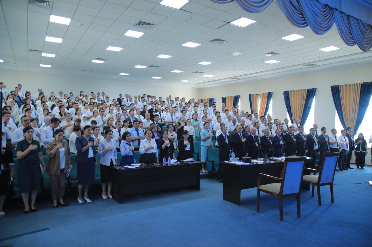 Ayni damda Namangan davlat pedagogika institutida 2025/2026-o‘quv yilining 1-sonli kengaytirilgan yigʻilish boʻlib oʻtmoqda.