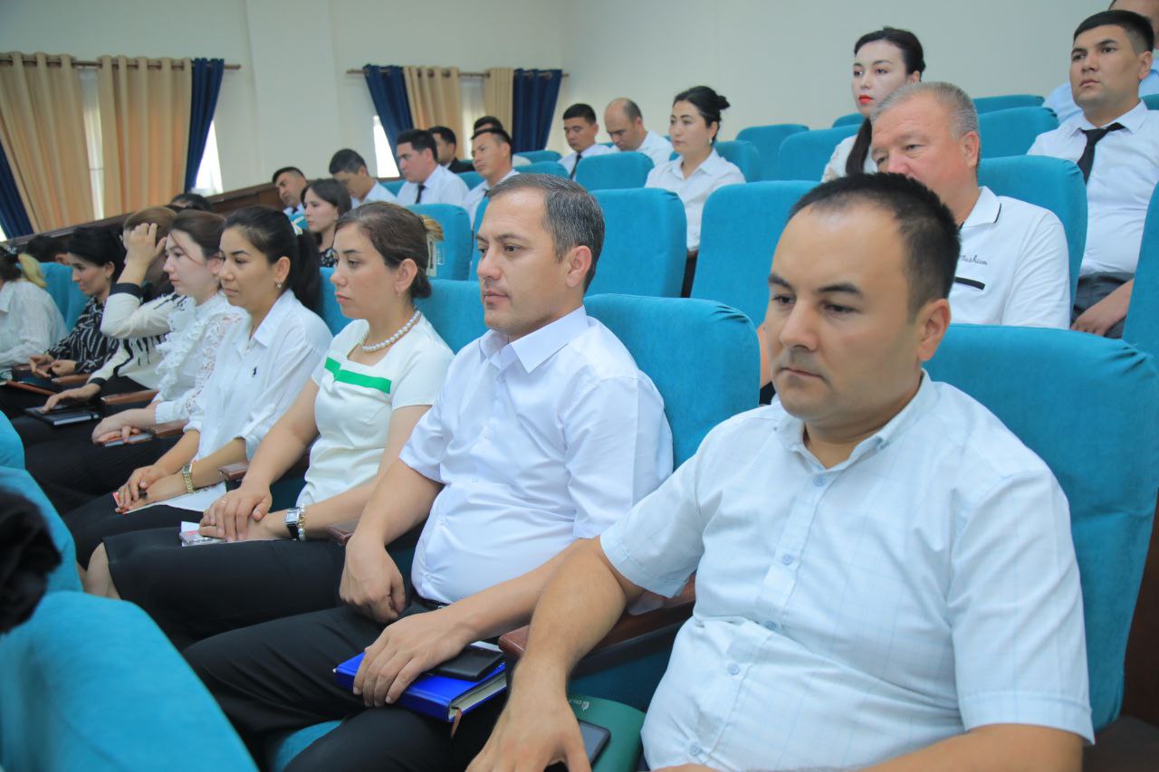 Ayni damda Namangan davlat pedagogika institutida 2025/2026-o‘quv yilining 1-sonli kengaytirilgan yigʻilish boʻlib oʻtmoqda.