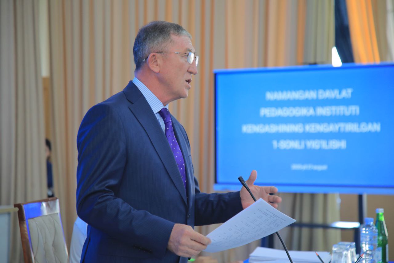Ayni damda Namangan davlat pedagogika institutida 2025/2026-o‘quv yilining 1-sonli kengaytirilgan yigʻilish boʻlib oʻtmoqda.