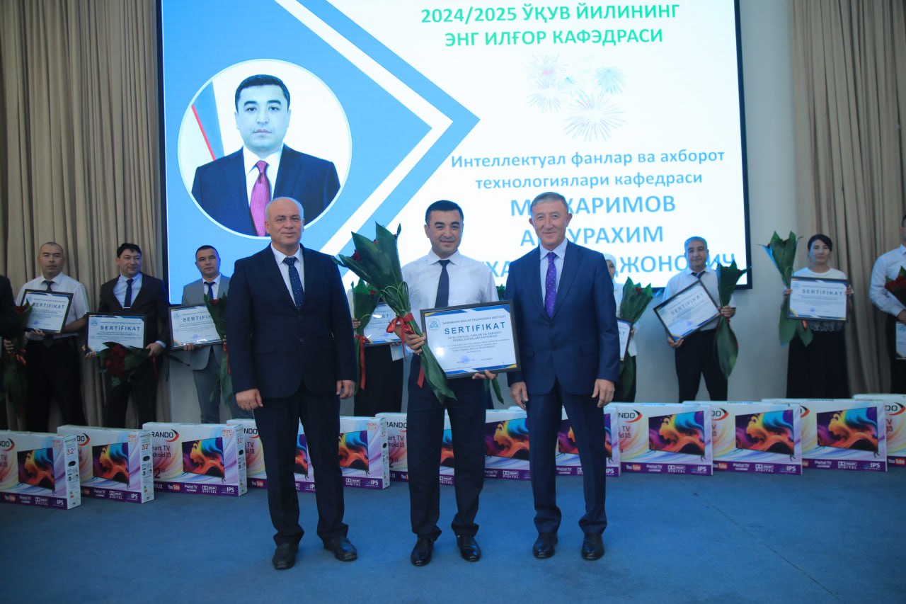 O‘quv yilining eng ilg‘or pedagogi