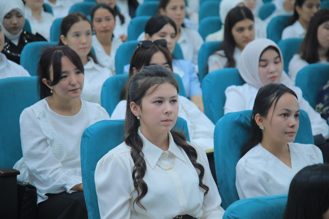 Yangi o‘quv yilining ilk “Mustaqillik darsi” rektor ishtirokida boshlandi!