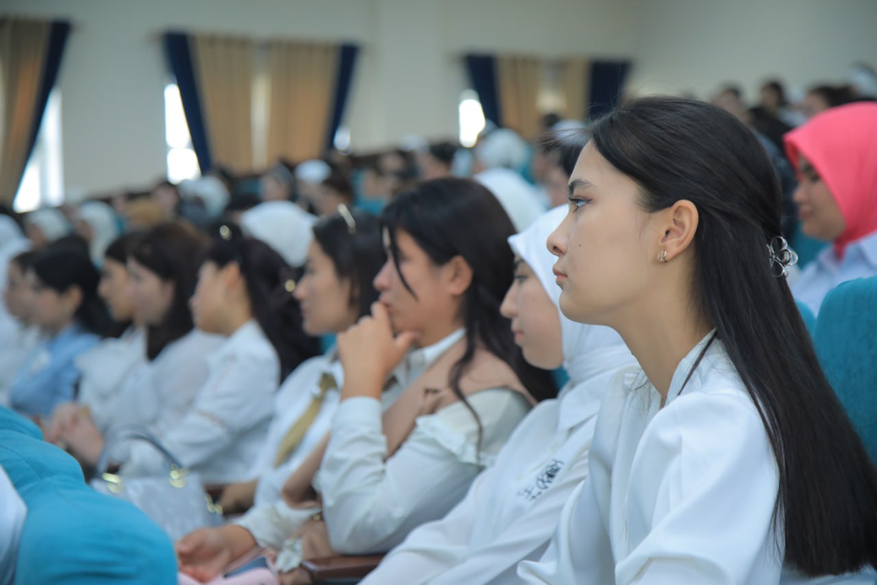 Yangi o‘quv yilining ilk “Mustaqillik darsi” rektor ishtirokida boshlandi!