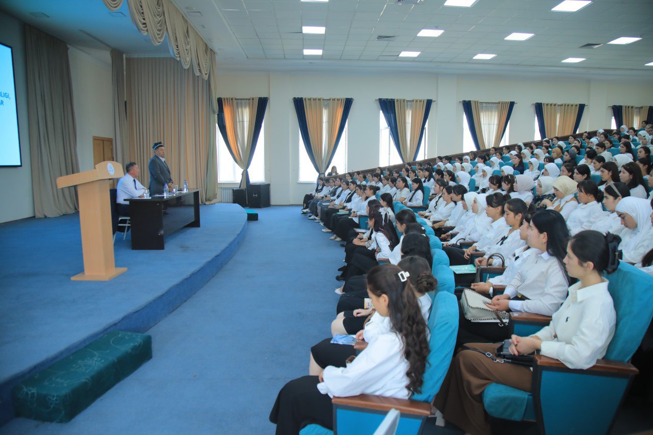 Наманган давлат педагогика институтида 2025–2026 ўқув йили “Мустақиллик дарси” билан бошланди.