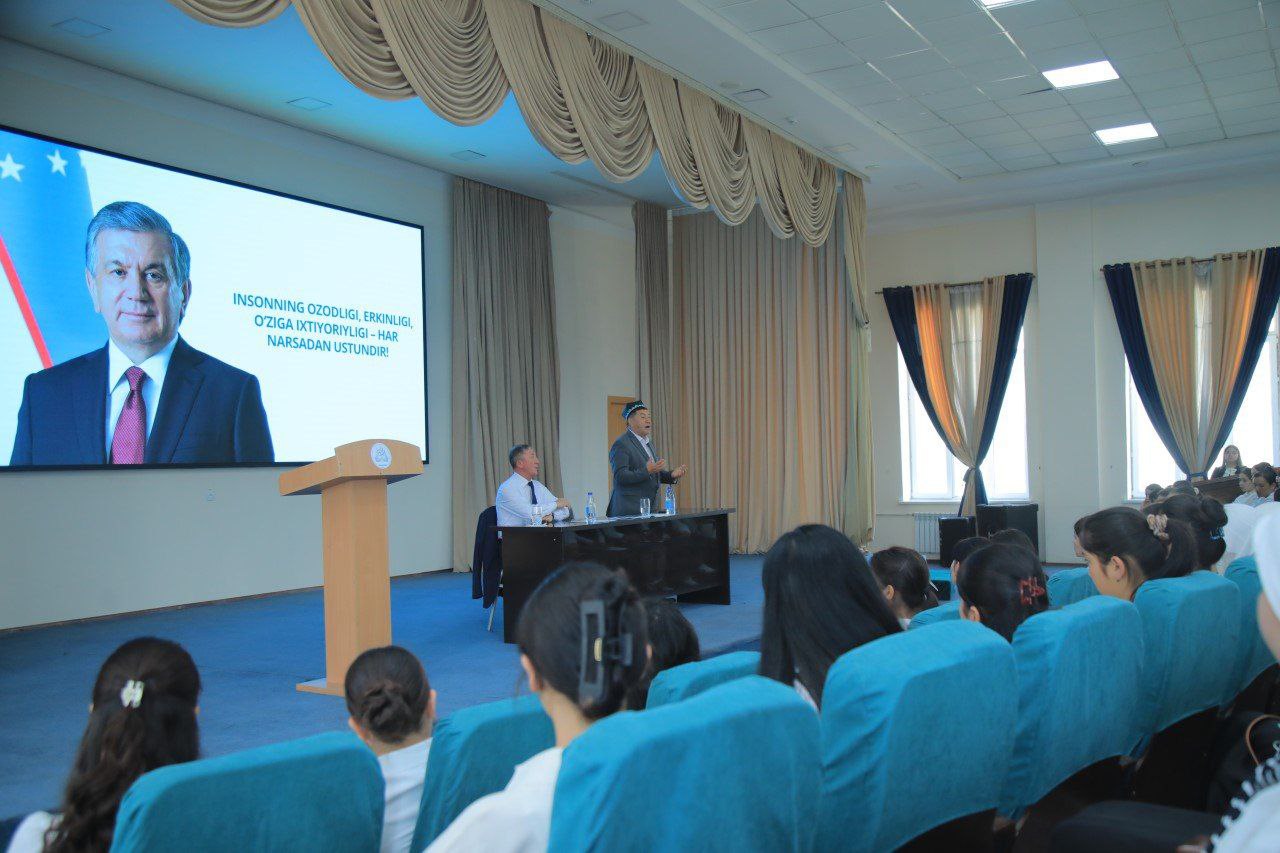 Наманган давлат педагогика институтида 2025–2026 ўқув йили “Мустақиллик дарси” билан бошланди.