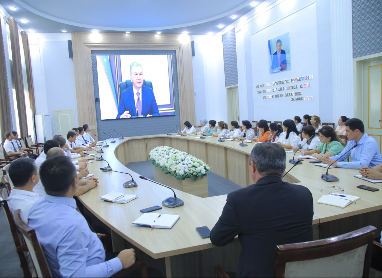 Namangan davlat pedagogika instituti rahbar va xodimlari hamda professor-oʻqituvchilari navbatdagi "Siyosiy-ma’rifat soati"da ishtirok etdi.