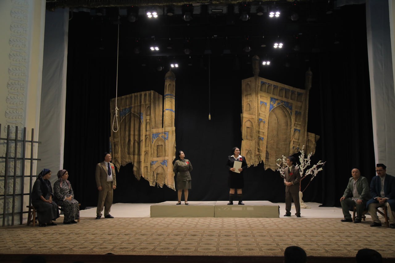 Abdulhamid Cho‘lpon — milliy meros va badiiyat sahnasida