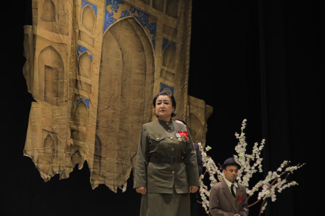 Abdulhamid Cho‘lpon — milliy meros va badiiyat sahnasida