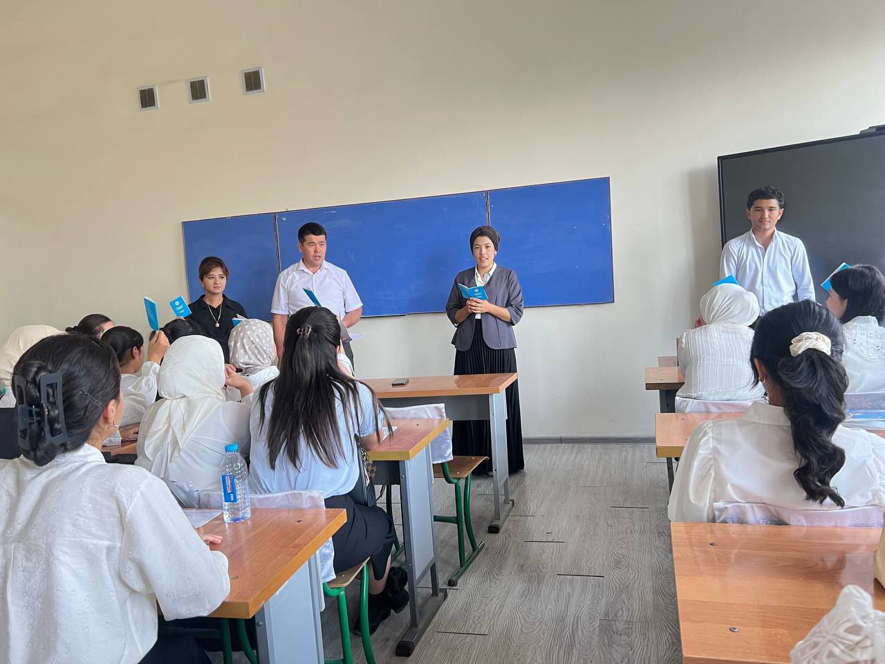 jtimoiy fanlar fakultetida “Odob-axloq kodeksi” va “Ichki tartib qoidalari” targ‘iboti bo‘yicha suhbat tashkil etildi