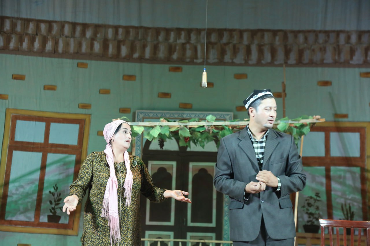 TEATR — HAYOTNING KO‘ZGUSI