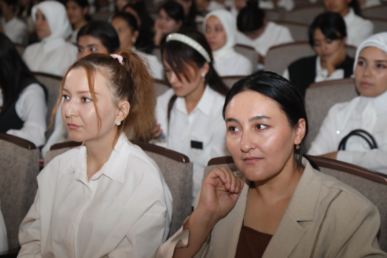 TEATR — HAYOTNING KO‘ZGUSI