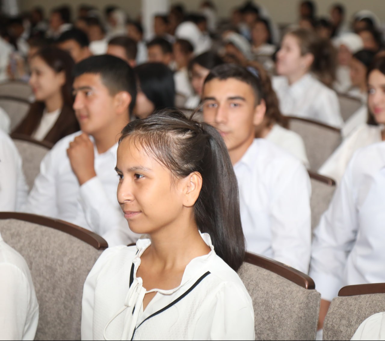 TEATR — HAYOTNING KO‘ZGUSI