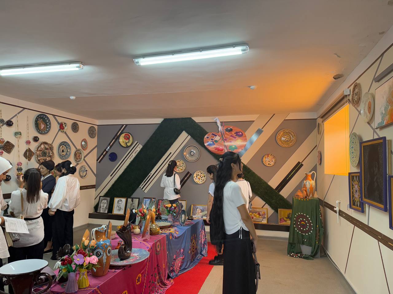 TALABALAR ART GALEREYADA