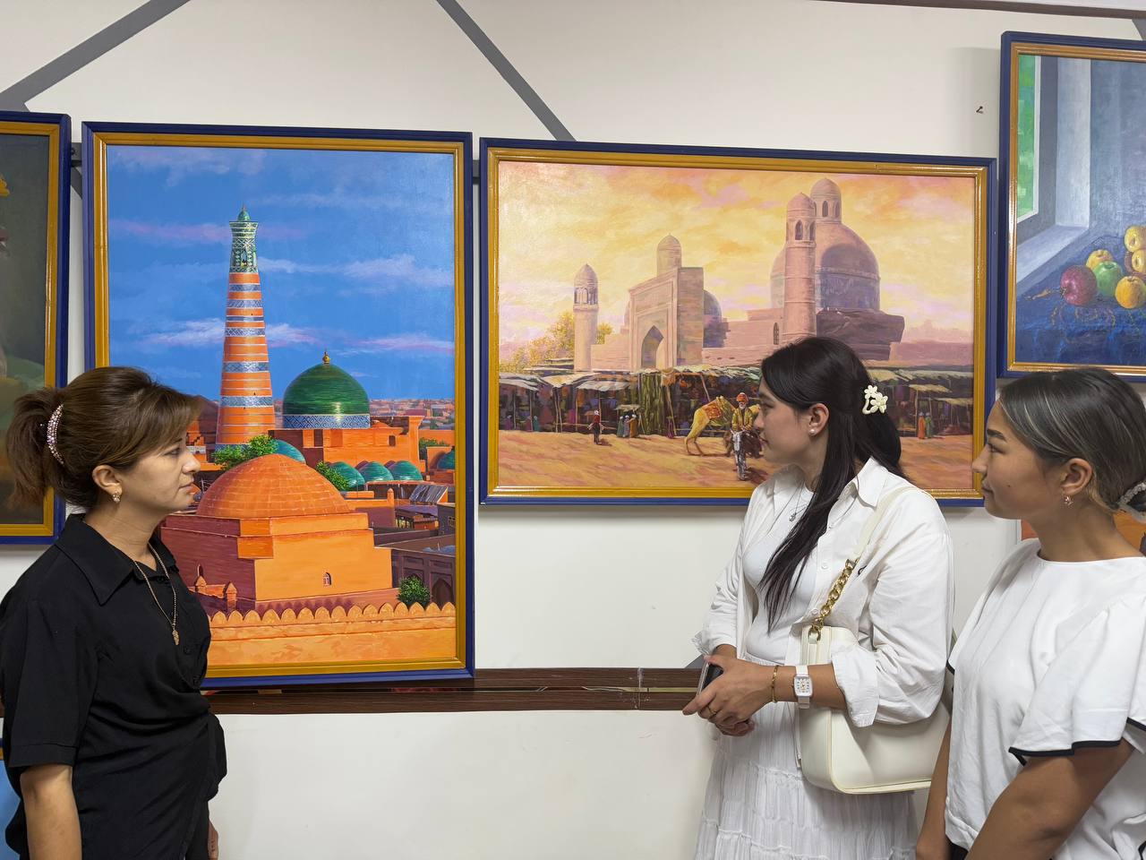 TALABALAR ART GALEREYADA