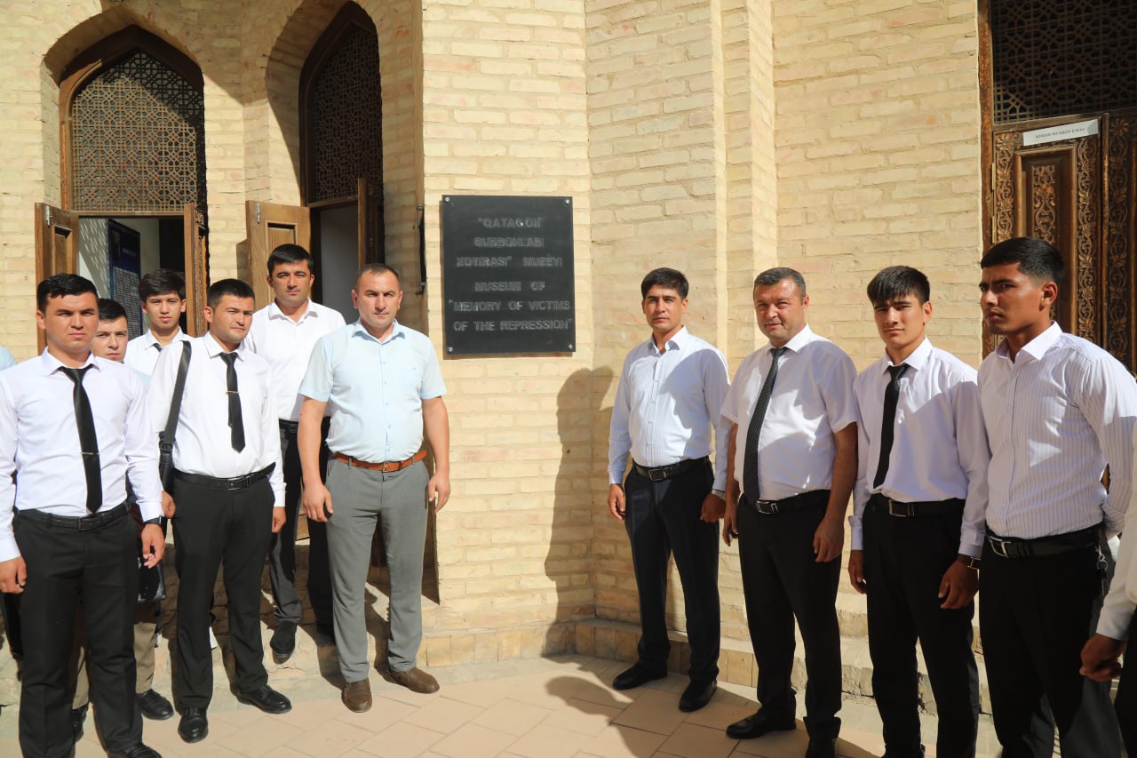 NamDPI talabalari Qatag'on qurbonlari muzeyida