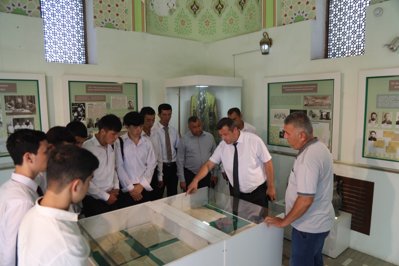 NamDPI talabalari Qatag'on qurbonlari muzeyida