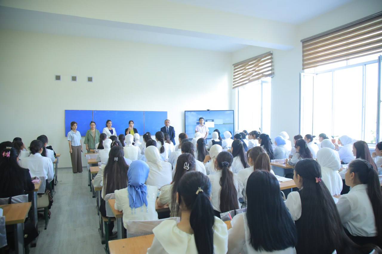 Ijtimoiy fanlar fakultetida talabalar bilan muloqot