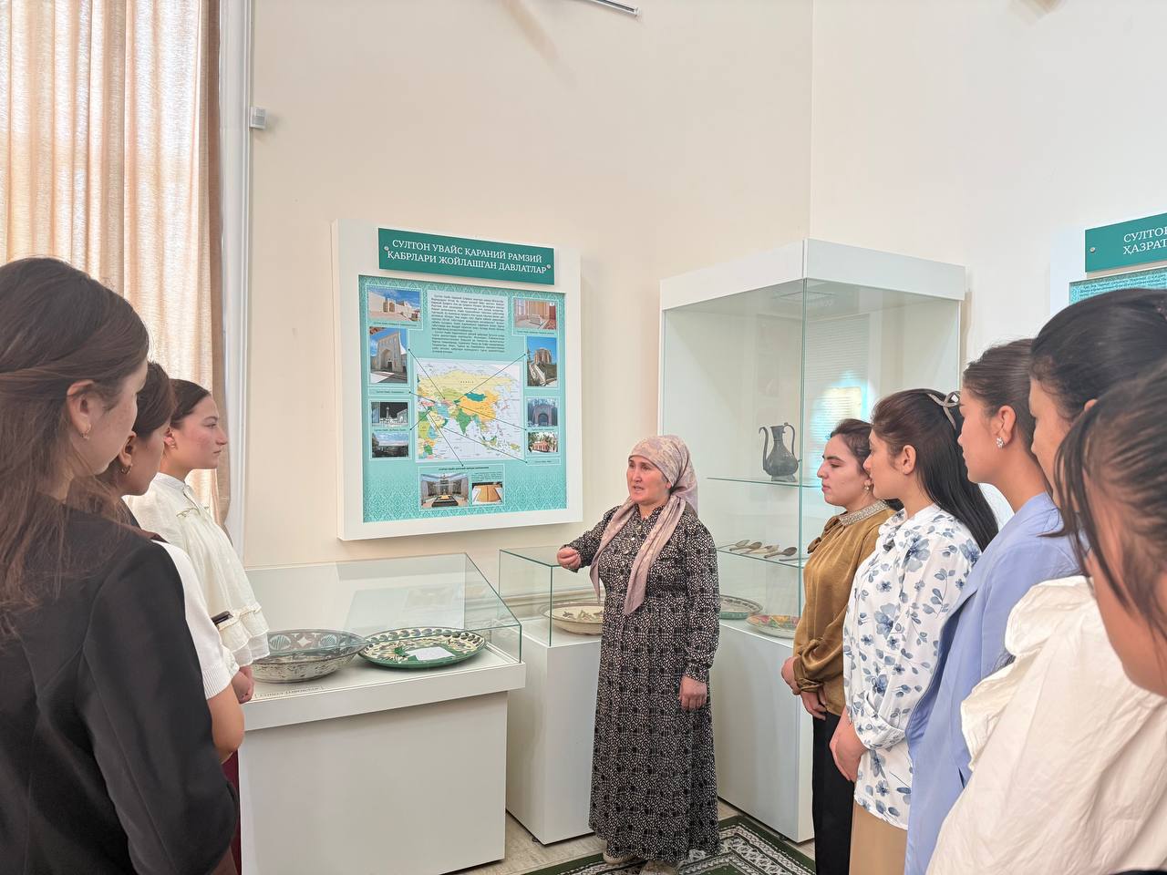 Talabalar Sulton Uvays Qaraniy ziyoratgohida