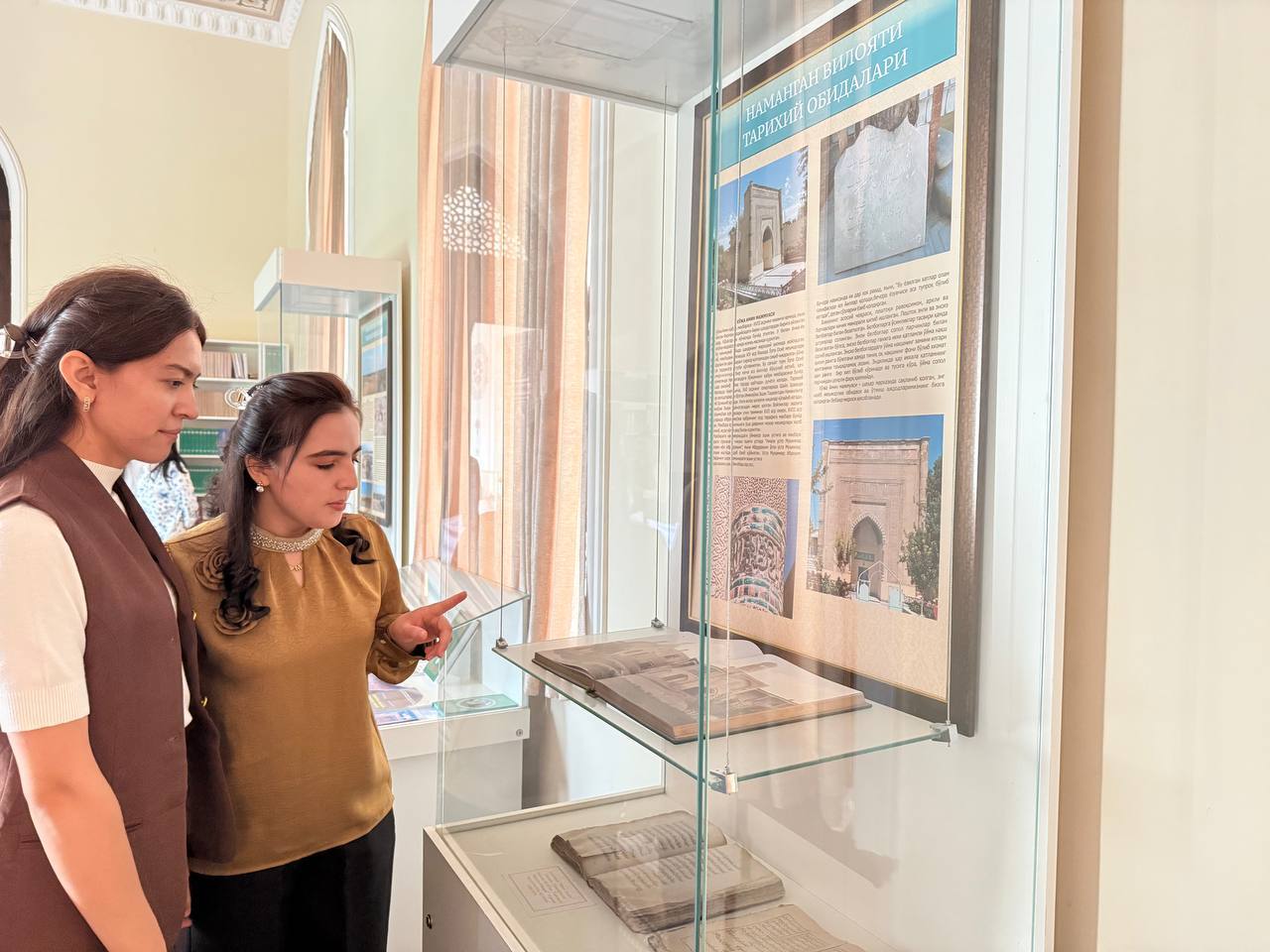 Talabalar Sulton Uvays Qaraniy ziyoratgohida