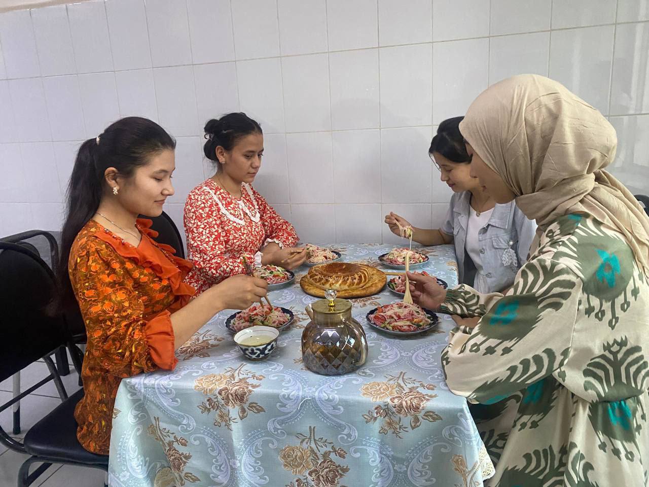 Pazanda qizlar kundaligi — mahorat va mehr