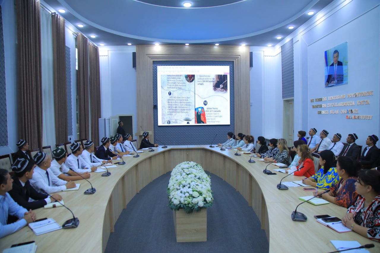 Siyosiy-ma’rifat soati