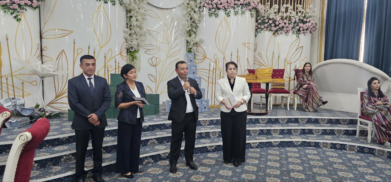 Tabriknomalar o'z egalariga yetkazildi