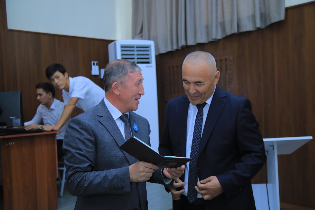 Ilmiy darajaga erishgan ustozlar taqdirlandi