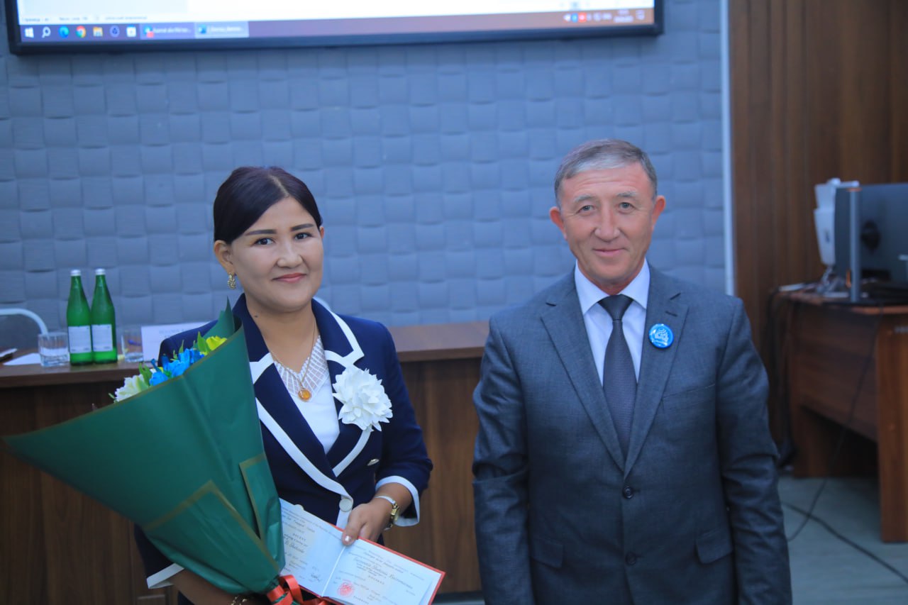 Ilmiy darajaga erishgan ustozlar taqdirlandi