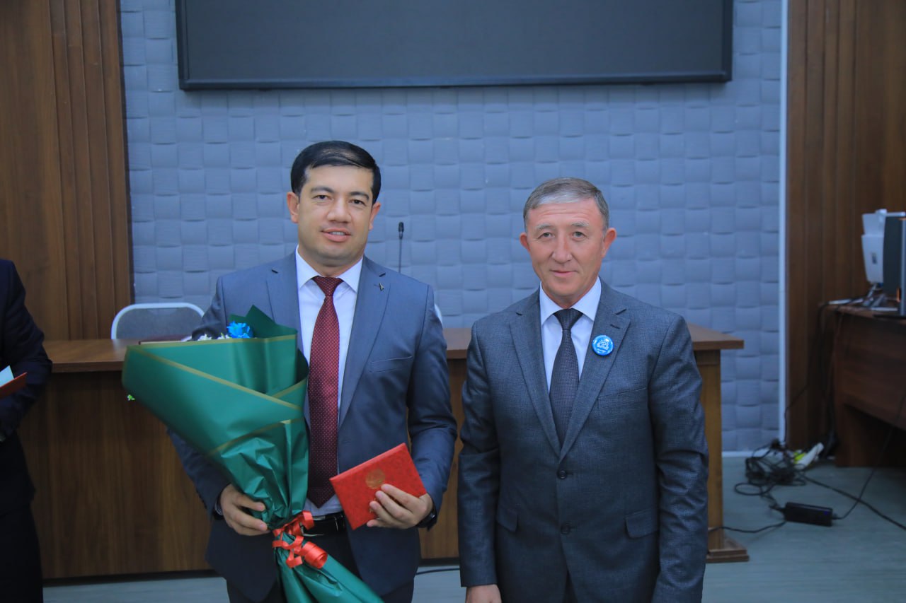 Ilmiy darajaga erishgan ustozlar taqdirlandi