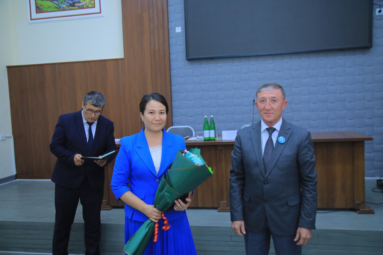 Ilmiy darajaga erishgan ustozlar taqdirlandi