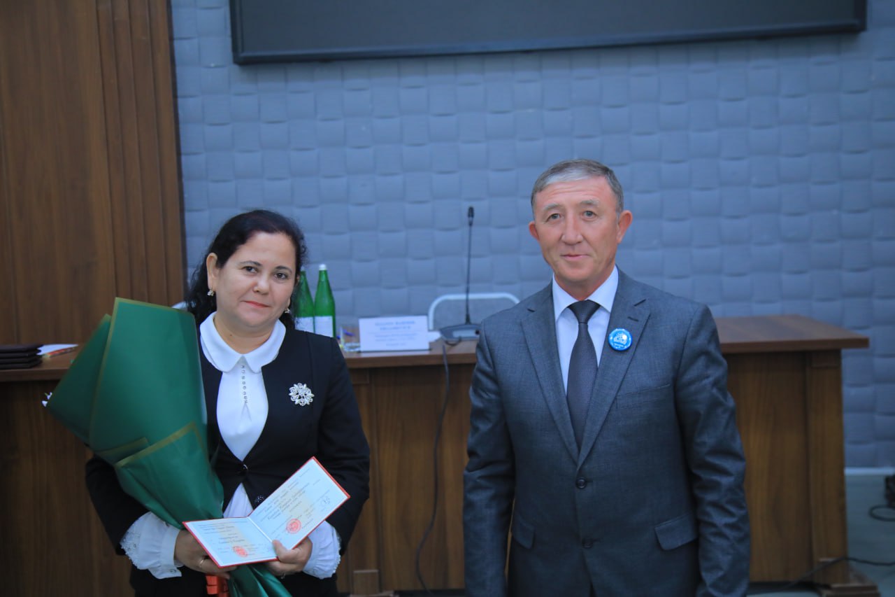 Ilmiy darajaga erishgan ustozlar taqdirlandi