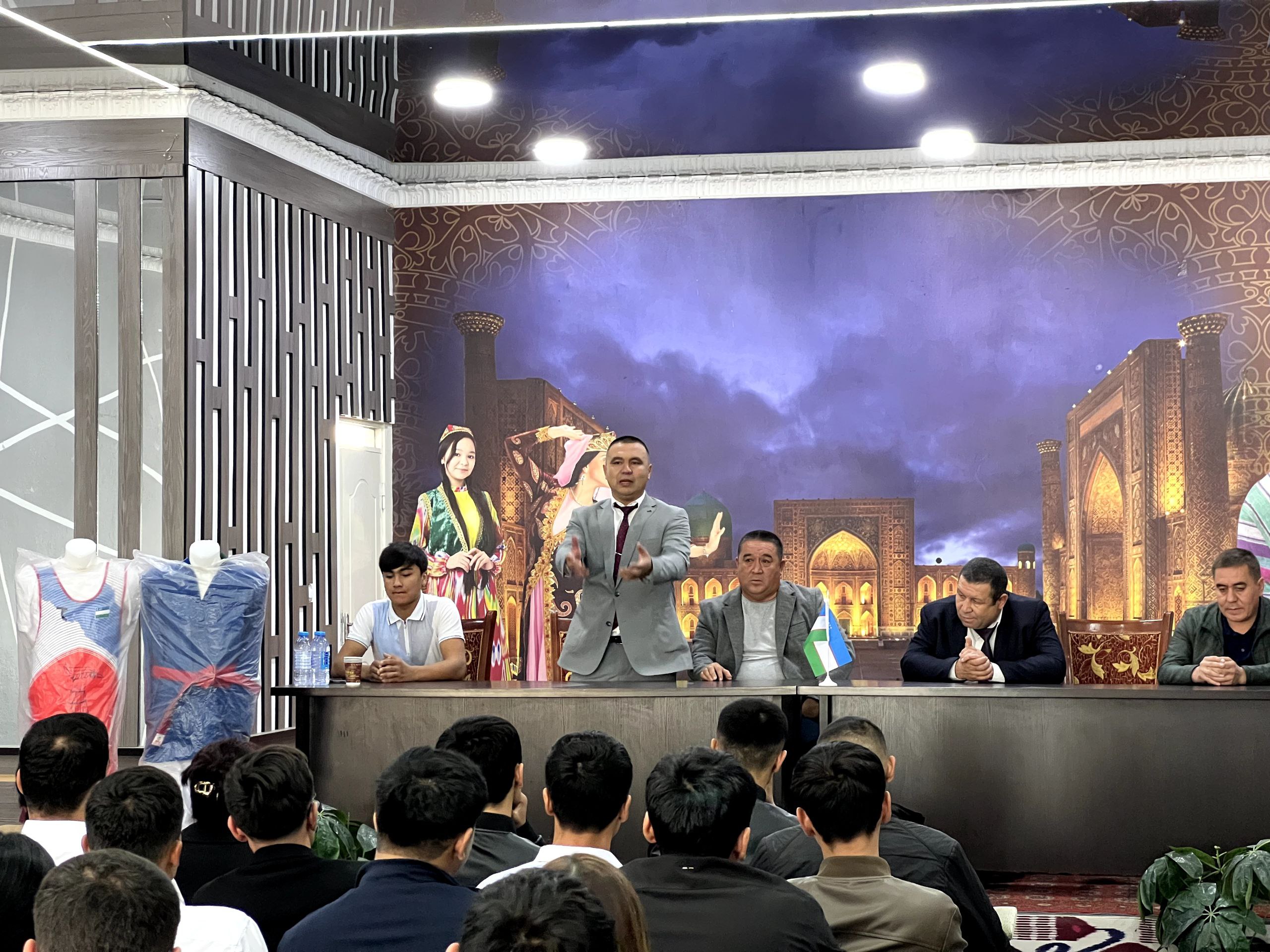 BILIM VA TEXNIKA: CHEMPIONLIK SARI