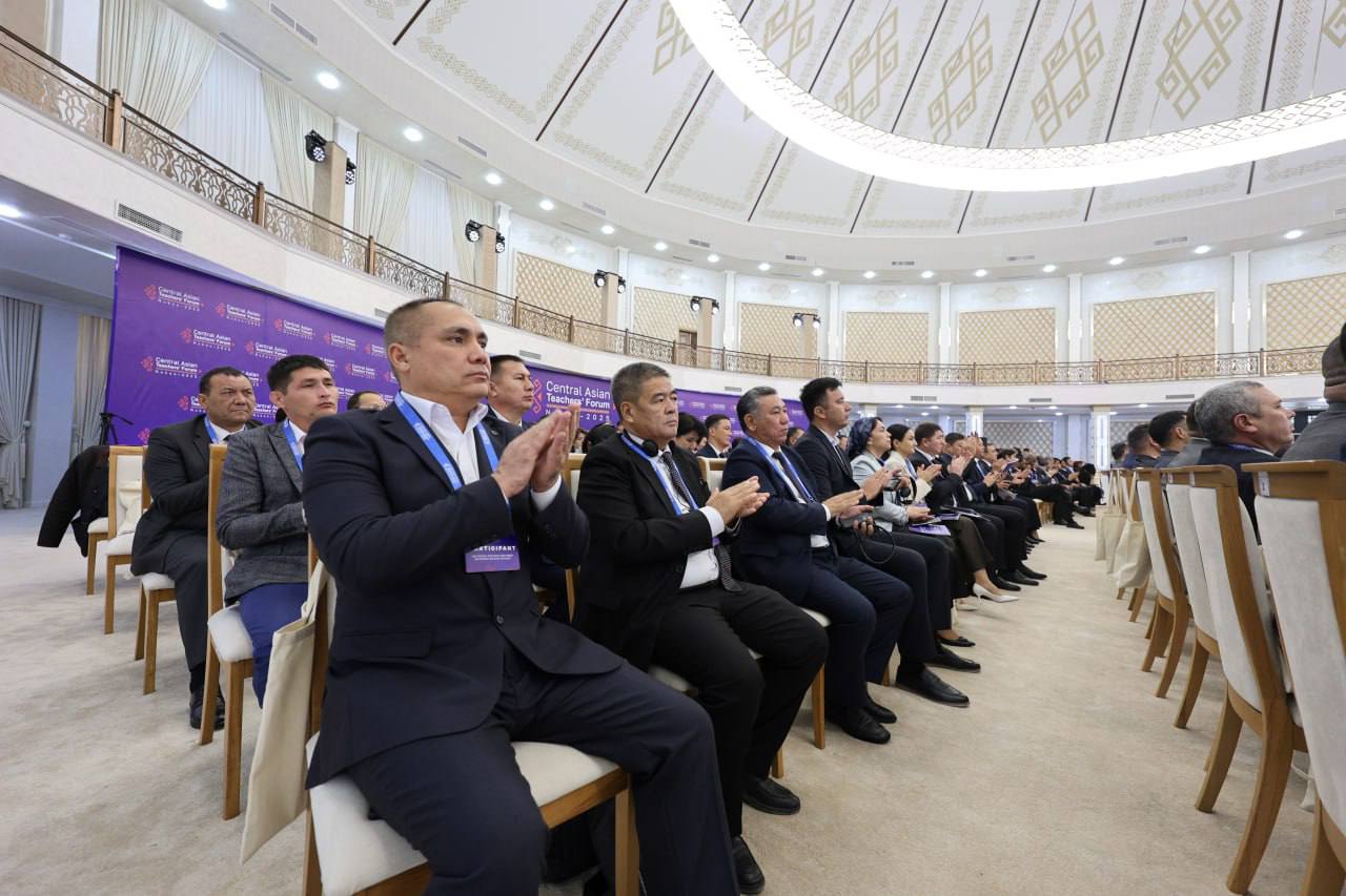 Markaziy Osiyo pedagoglari xalqaro forumining asosiy yalpi majlisi bo‘lib o‘tdi.