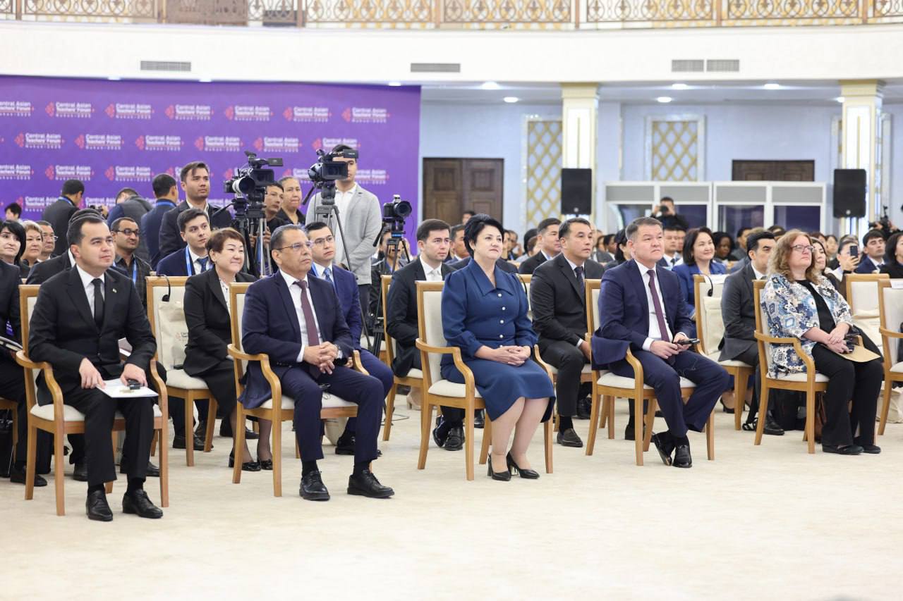 Markaziy Osiyo pedagoglari xalqaro forumining asosiy yalpi majlisi bo‘lib o‘tdi.