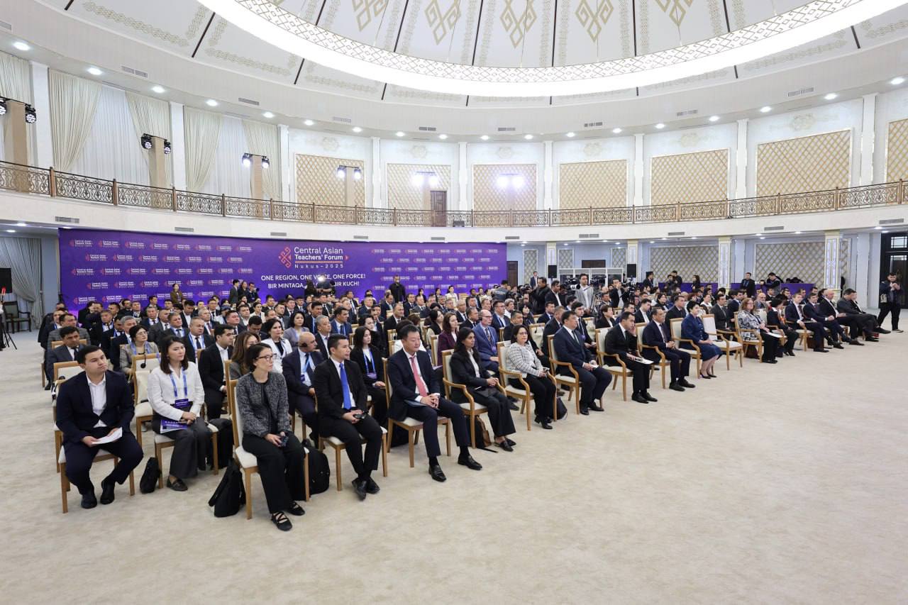 Markaziy Osiyo pedagoglari xalqaro forumining asosiy yalpi majlisi bo‘lib o‘tdi.