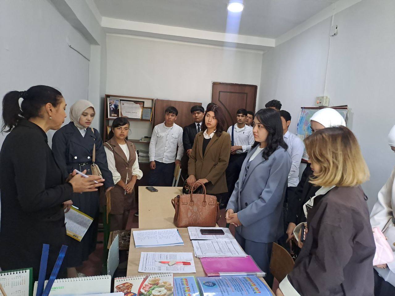 Amaliyot — nazariyaning hayotdagi davomidir!