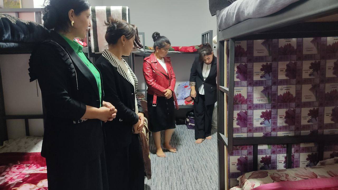 Talaba qizlar holidan xabar olindi