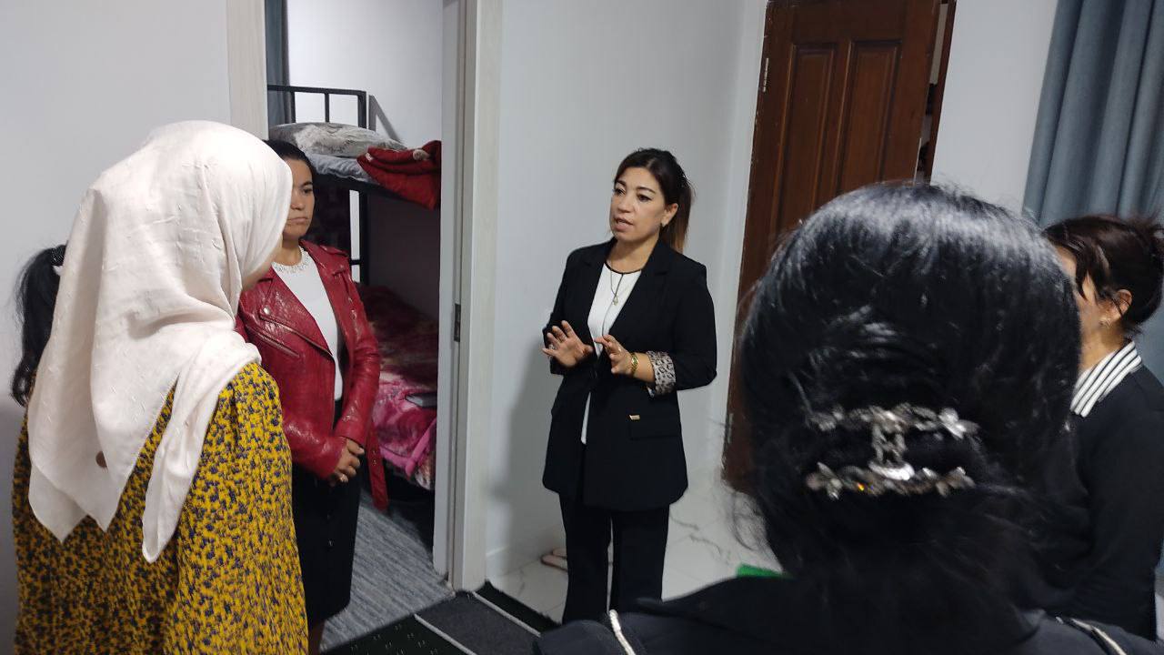 Talaba qizlar holidan xabar olindi