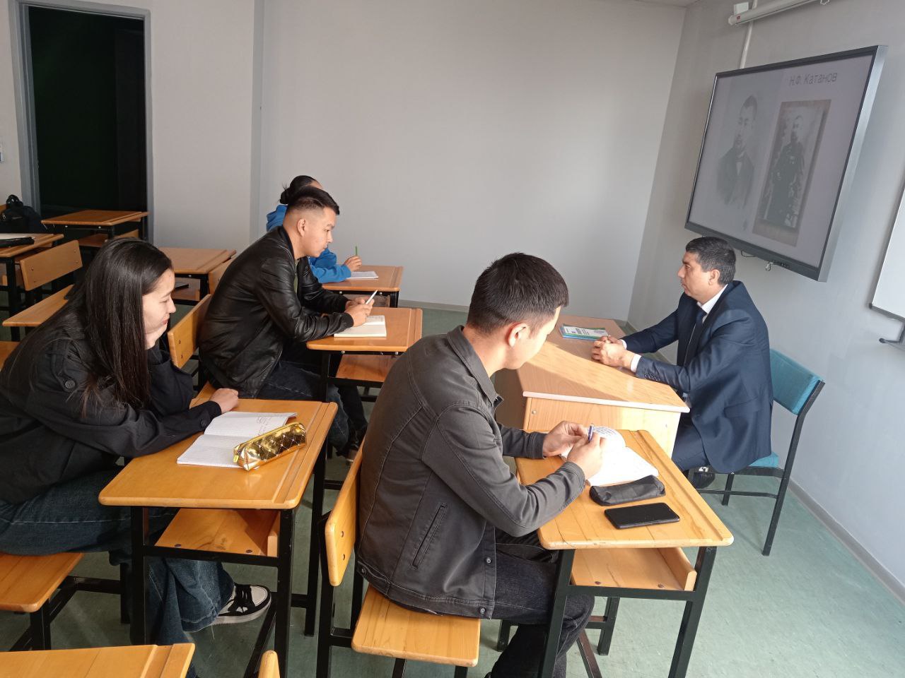 TAJRIBA ALMASHUVI DAVOM ETMOQDA