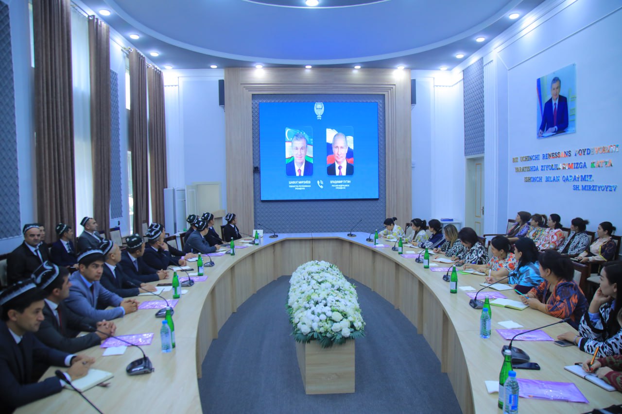 Namangan davlat pedagogika instituti rahbar va xodimlari hamda professor-oʻqituvchilari navbatdagi "Siyosiy-ma’rifat soati"da ishtirok etdi.