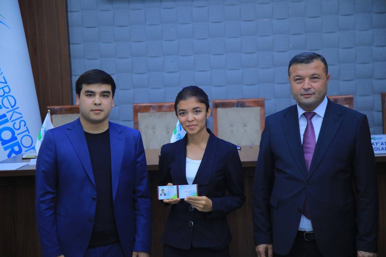 Hisobot-saylov yig’ilishida 2025/2026-o‘quv yili uchun Yoshlar yetakchisi, Yoshlar kengashi a’zolari hamda fakultet koordinatorlarini saylash bo‘yicha masala ko’rib chiqildi.